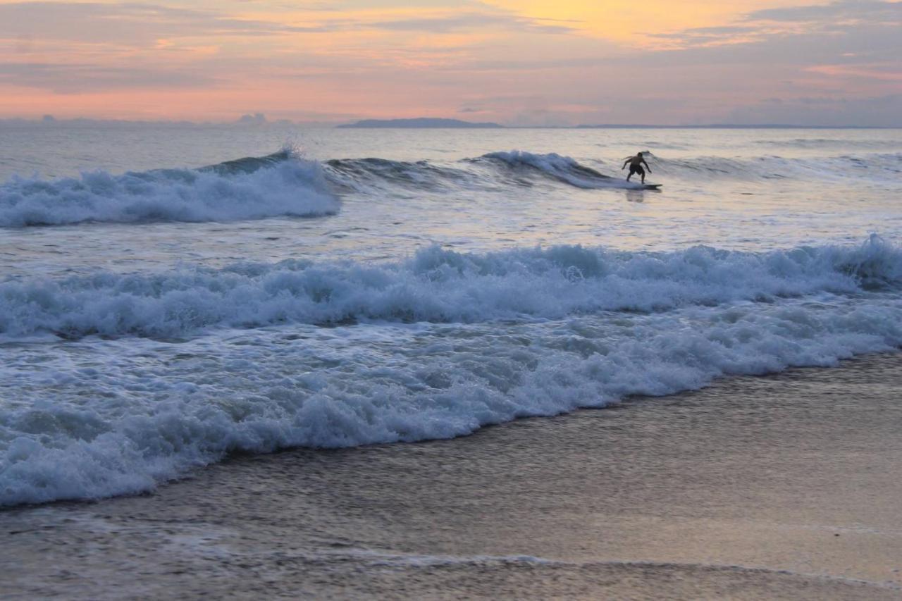 Cabinas Sunset Jaco Luaran gambar